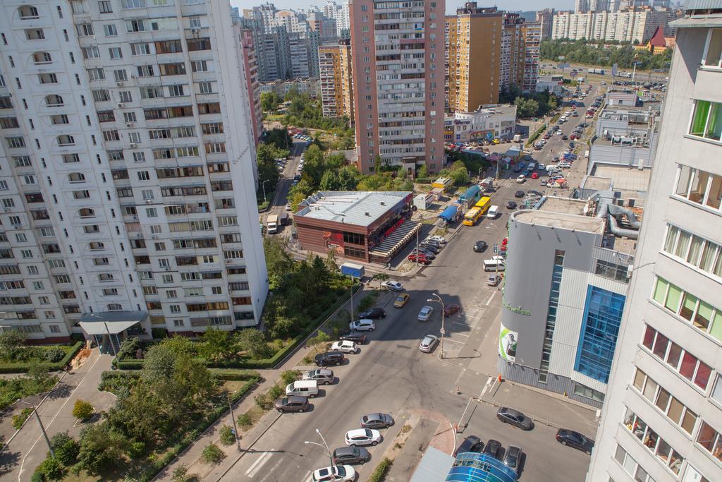 Apartment In 2 Min From Poznyaky Metro Station Kiev Dış mekan fotoğraf