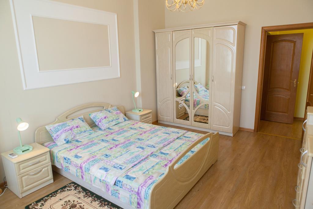 Apartment In 2 Min From Poznyaky Metro Station Kiev Dış mekan fotoğraf